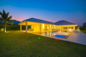 Luxury Modern 4 Bedroom Pool Villa PH111